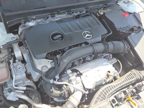 Used 2021 Mercedes-Benz CLA 250 image 18