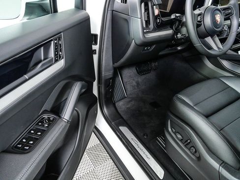 New 2026 Porsche Cayenne AWD image 8