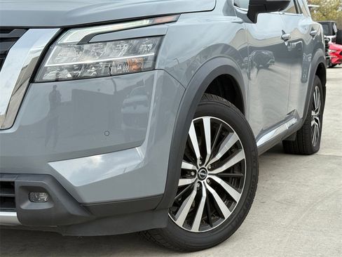 Used 2023 Nissan Pathfinder Platinum w/ Lighting Package (N92) image 2