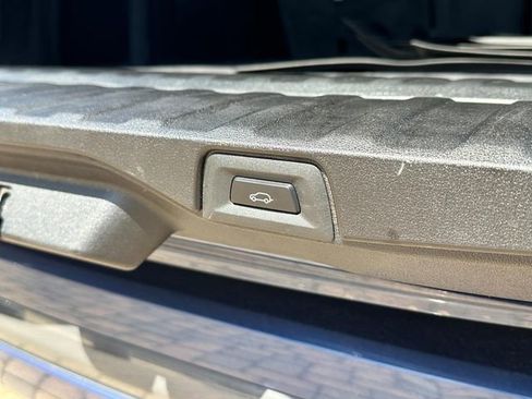 Used 2019 BMW X5 xDrive50i w/ M Sport Package image 11