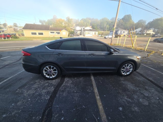 Used 2019 Ford Fusion SE FWD image 8