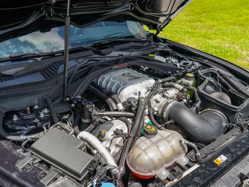 Used 2022 Ford Mustang Shelby GT500 w/ Technology Package image 17