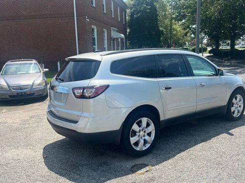Used 2017 Chevrolet Traverse LT w/ Style and Technology Package AWD/4WD image 5