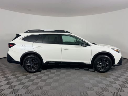 Used 2020 Subaru Outback Onyx Edition XT AWD/4WD image 2