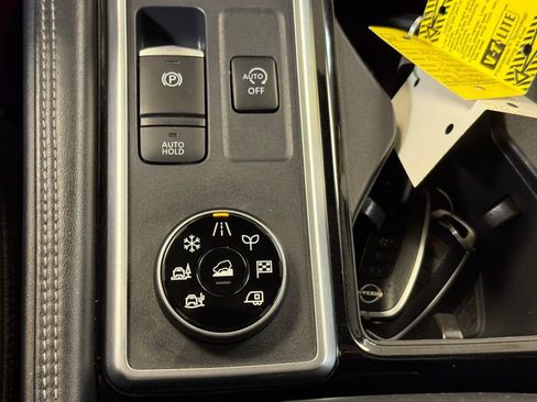 Used 2023 Nissan Pathfinder Platinum w/ Cargo Package image 37