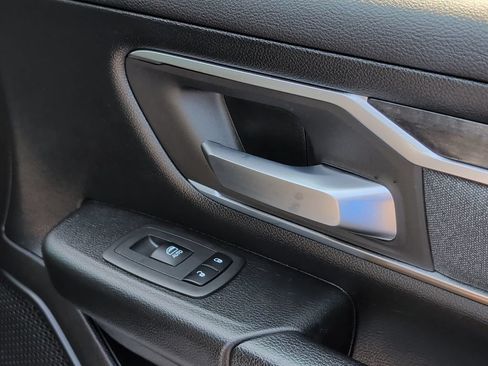 Used 2019 RAM 1500 Big Horn AWD/4WD image 36