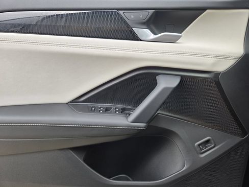 New 2026 Volkswagen Tiguan SE FWD image 22