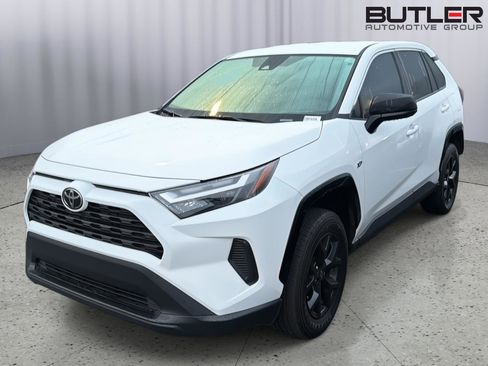 Certified 2024 Toyota RAV4 LE FWD image 1