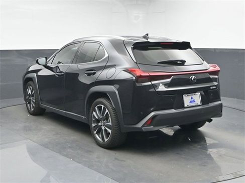 Used 2019 Lexus UX 200 image 6