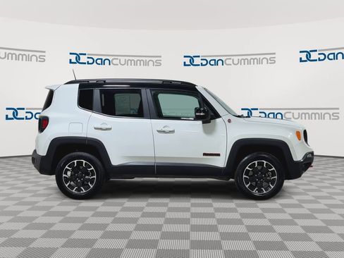 Used 2023 Jeep Renegade Trailhawk AWD/4WD image 9