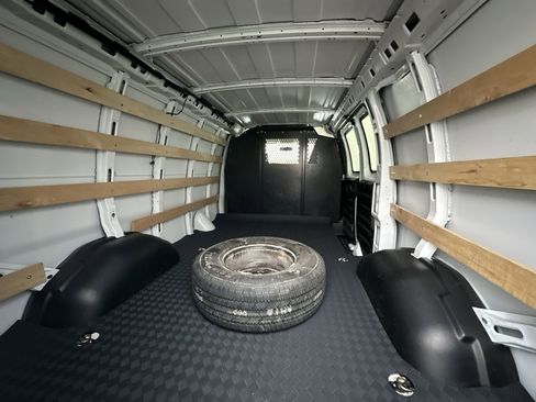 Used 2024 GMC Savana 2500 w/ Driver Convenience Package image 23