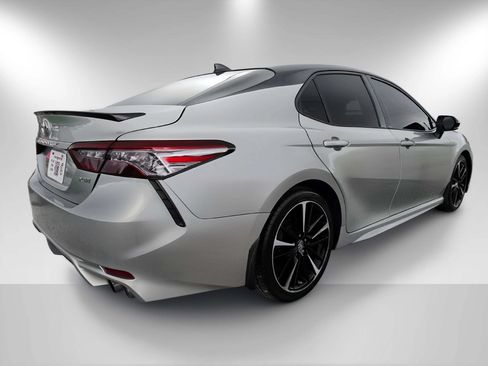 Used 2019 Toyota Camry XSE w/ Navigation Package FWD image 5