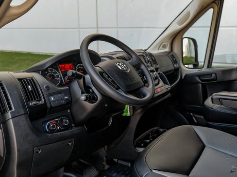 Used 2020 RAM ProMaster 2500 image 31