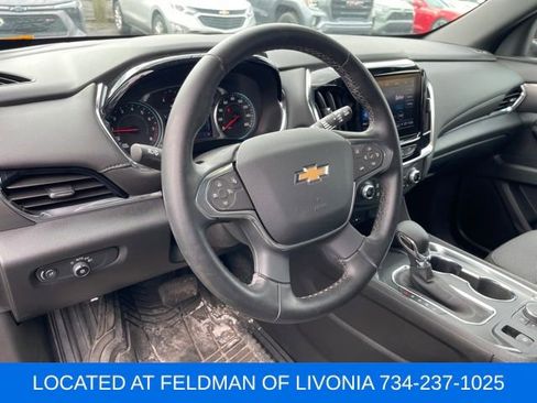 Used 2023 Chevrolet Traverse LT image 7