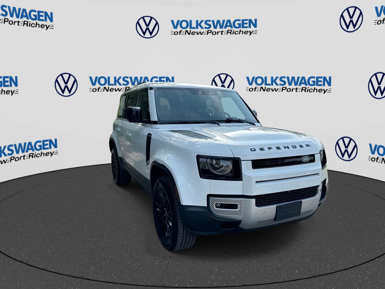 Used 2025 Land Rover Defender 110 S AWD/4WD image 16