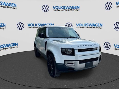 Used 2025 Land Rover Defender 110 S AWD/4WD image 16