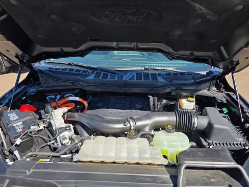 Used 2021 Ford F150 Lariat w/ Equipment Group 502A High AWD/4WD image 28