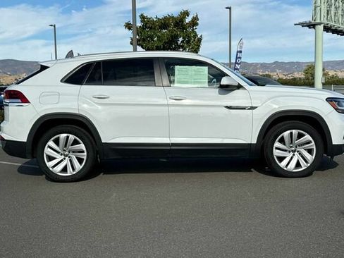Certified 2022 Volkswagen Atlas Cross Sport SE FWD image 3