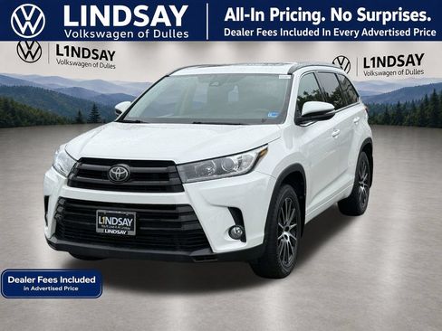 Used 2017 Toyota Highlander SE AWD/4WD image 4