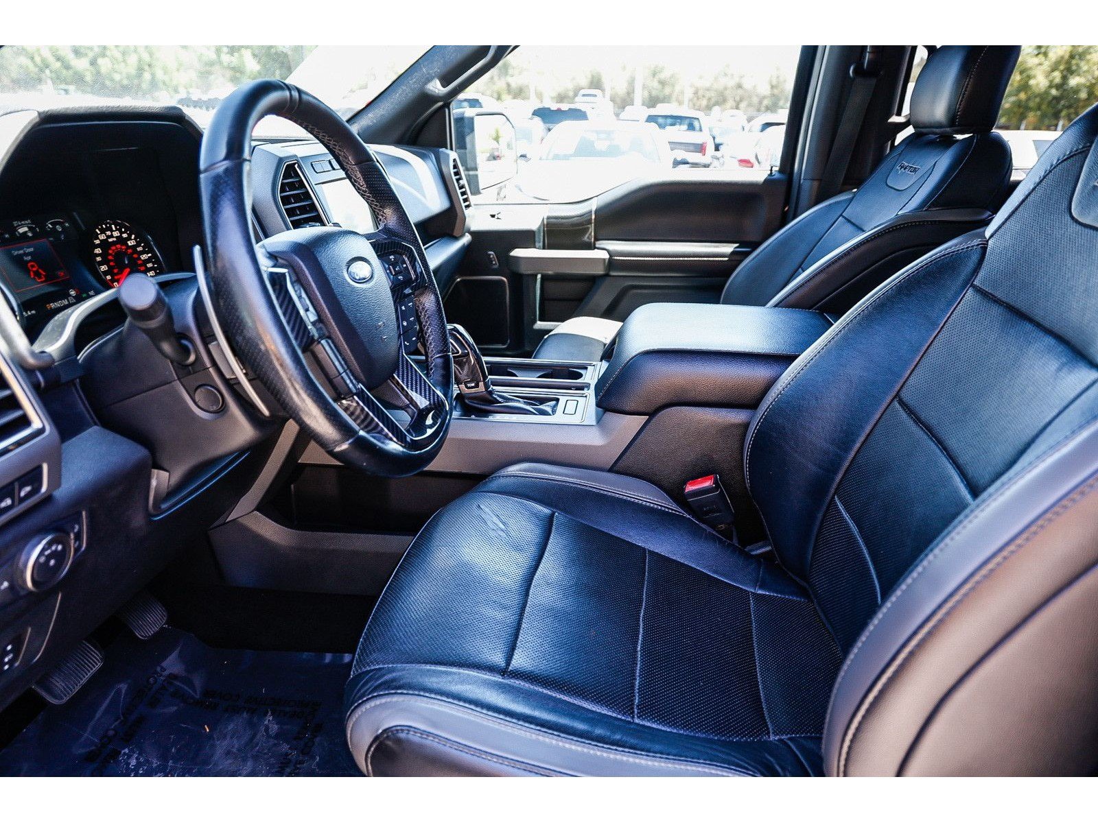 Used 2018 Ford F150 Raptor w/ Equipment Group 802A Luxury AWD/4WD image 17