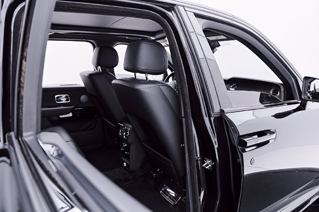 Used 2020 Rolls-Royce Cullinan AWD/4WD image 38