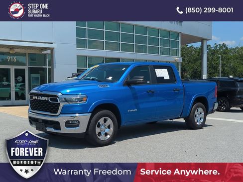 Used 2025 RAM 1500 Big Horn AWD/4WD image 1