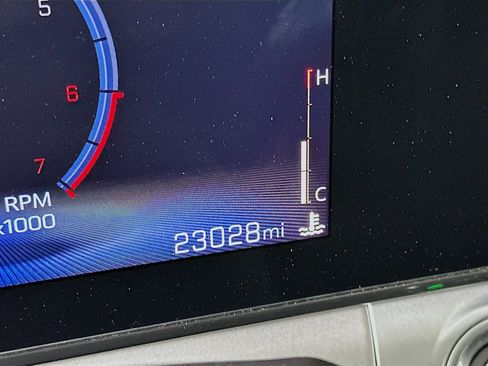 Used 2025 Chevrolet Trax LT w/ LT Convenience Package image 18