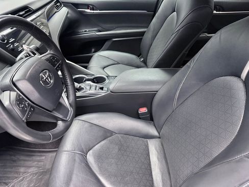 Used 2019 Toyota Camry XSE image 10