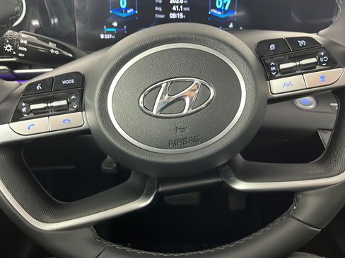 Used 2022 Hyundai Elantra Limited w/ Cargo Package FWD image 21
