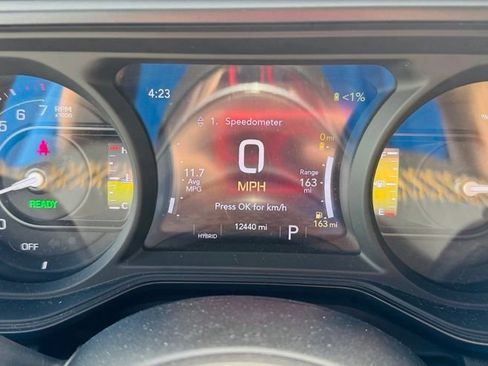 Used 2024 Jeep Wrangler Unlimited Sahara AWD/4WD image 18