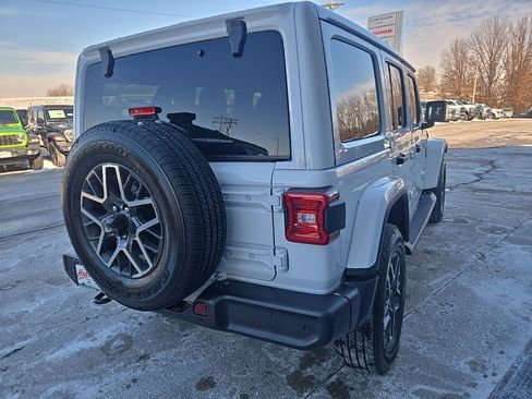 New 2026 Jeep Wrangler Unlimited Sahara AWD/4WD image 8