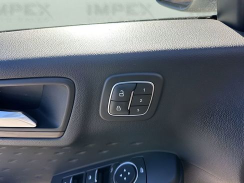 Used 2020 Ford Escape Titanium image 11