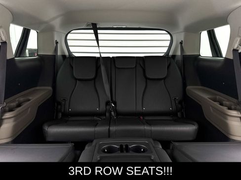 Used 2026 Kia Carnival FWD image 11
