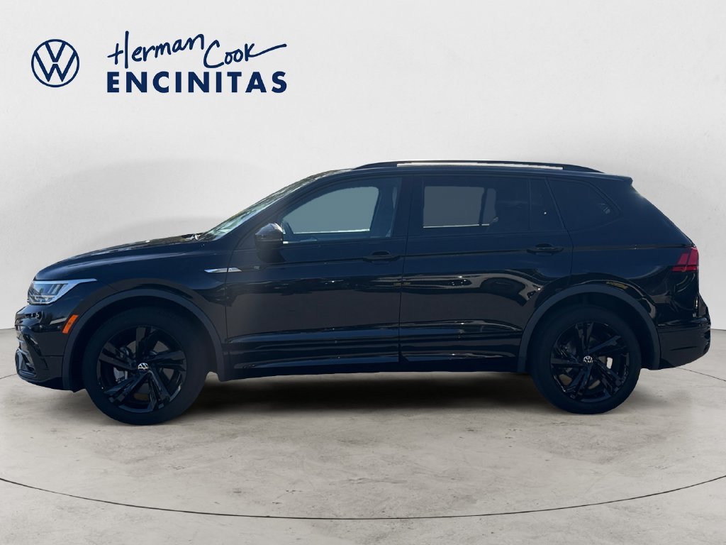 Certified 2024 Volkswagen Tiguan SE R-Line FWD image 2