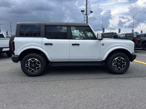 New 2026 Ford Bronco Outer Banks AWD/4WD image 4