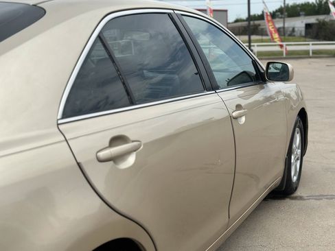 Used 2011 Toyota Camry LE w/ LE Extra-Value Pkg FWD image 5
