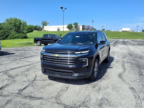 Used 2025 Chevrolet Traverse LT AWD/4WD image 50