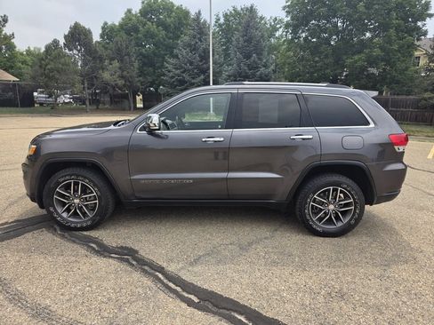 Used 2017 Jeep Grand Cherokee Limited AWD/4WD image 2