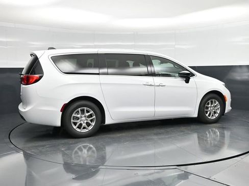 New 2026 Chrysler Voyager LX FWD image 13