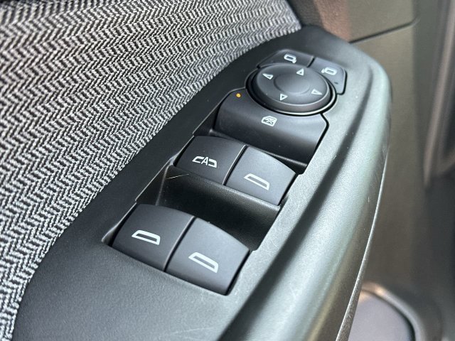 Used 2025 Chevrolet TrailBlazer LT w/ Driver Confidence Package FWD image 21