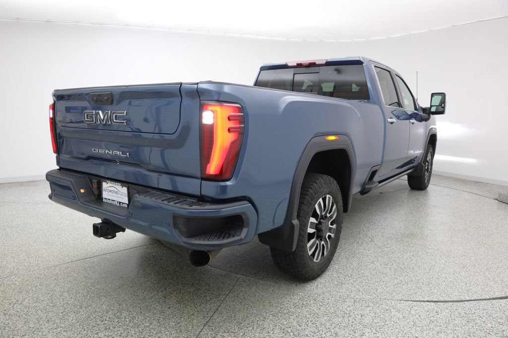 Used 2025 GMC Sierra 3500 Denali Ultimate AWD/4WD image 3