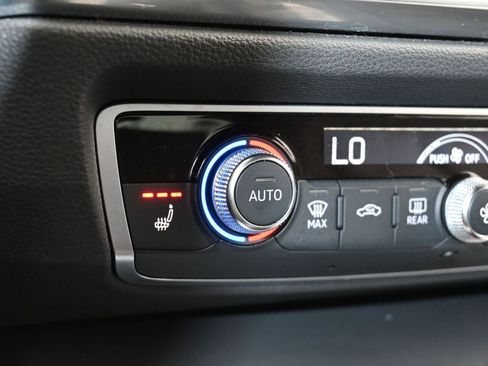 Used 2025 Audi Q3 2.0T Premium image 28