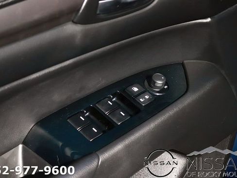 Used 2019 MAZDA CX-5 Touring image 11