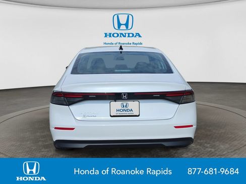 Used 2025 Honda Accord SE image 4