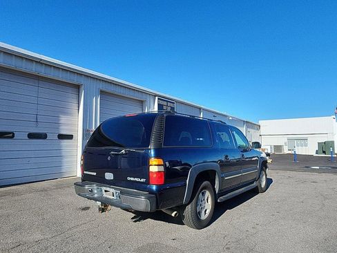 Used 2004 Chevrolet Suburban LS w/ Preferred Equipment Group image 5