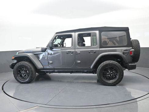 Used 2024 Jeep Wrangler Unlimited AWD/4WD image 3