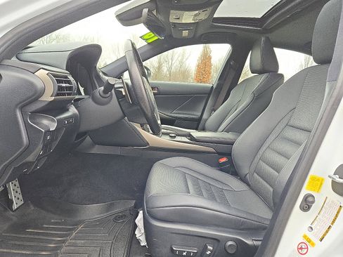 Used 2018 Lexus IS 300 F Sport w/ F Sport Package image 13