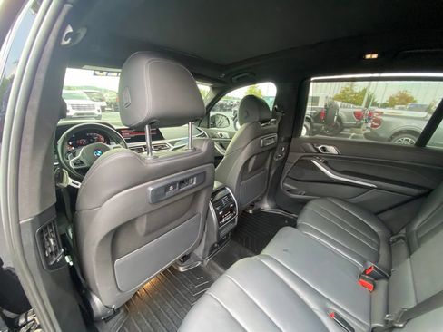 Used 2022 BMW X7 xDrive40i w/ M Sport Package AWD/4WD image 23