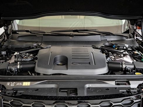 New 2026 Land Rover Discovery Limited Edition image 35