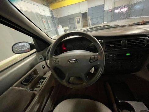 Used 2002 Ford Taurus SES image 33